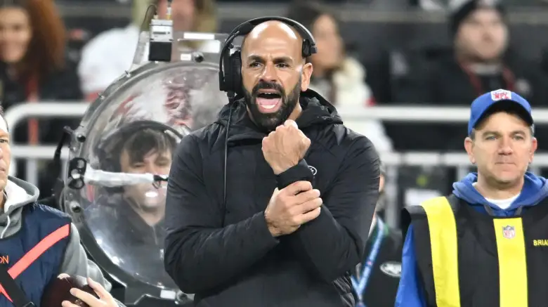 Robert Saleh became visibly upset after the Jets’ humiliating defeat against the Browns.