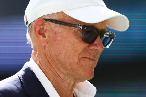 According to Jets owner Woody Johnson, HC Robert Saleh and GM Joe Douglas will return for the 2024 season.