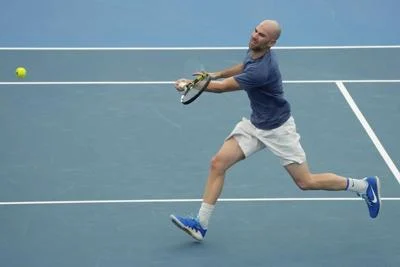 Djokovic struggles in quarterfinals of United Cup