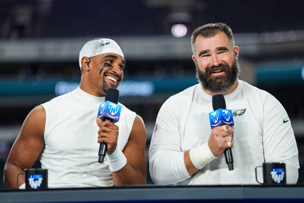 “Jason Kelce Takes Time for Reflection After Eagles’ Season-Ending Loss Before Deciding Future”