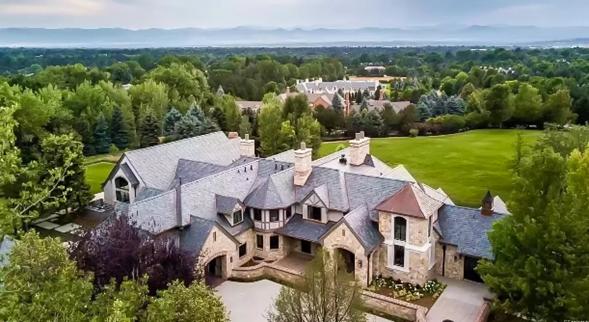 Russell Wilson of the Broncos is reportedly “Accepting Offers” on his $25 million residence in Denver.