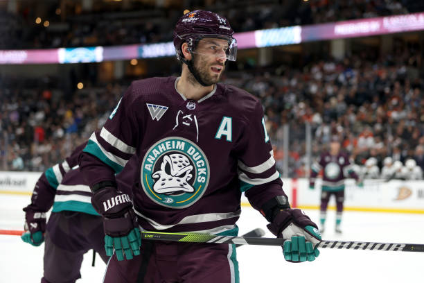Navigating NHL Trade Deadline: Edmonton Oilers Eyeing Adam Henrique