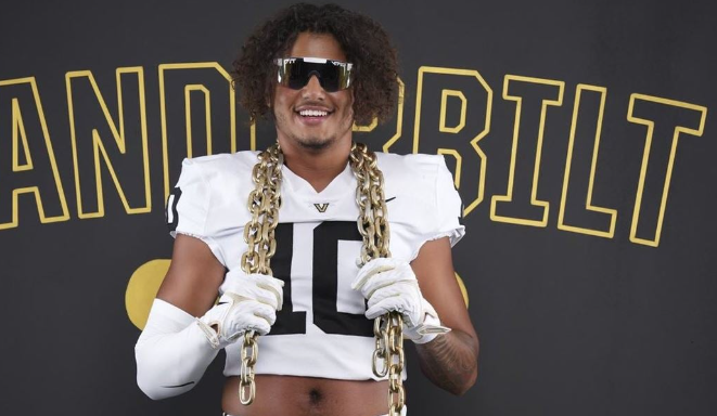 Auburn and Miami are intensifying their efforts to secure the commitment of a recent 5-star decommitment from Notre Dame.