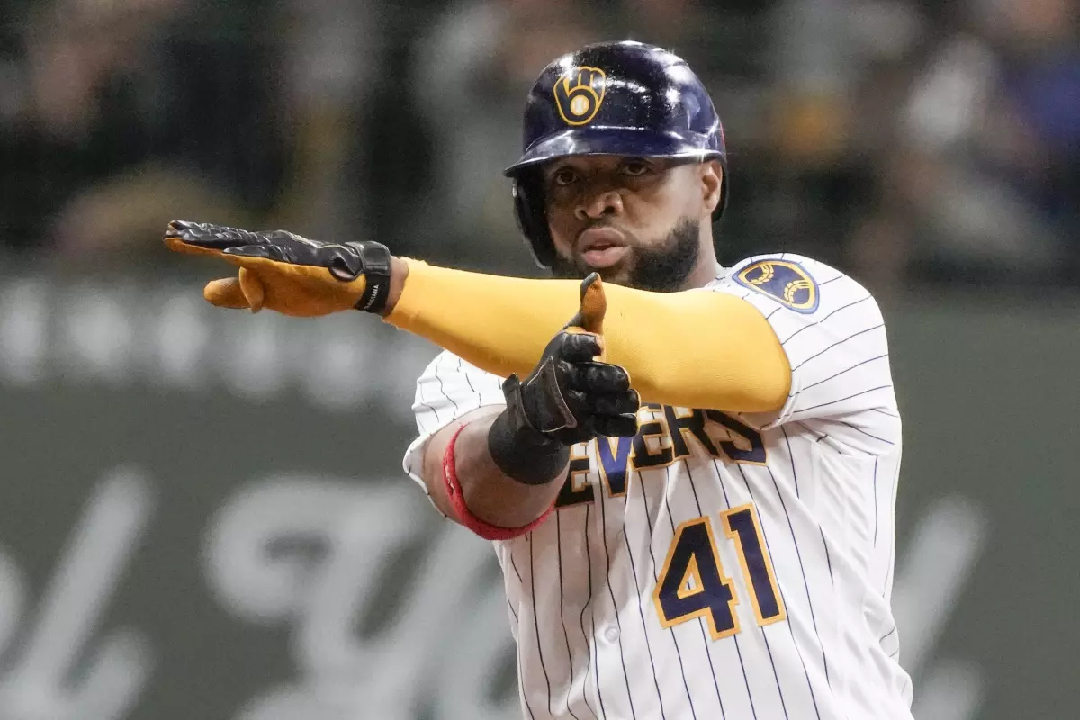 There’s an agreement between the Twins and first baseman Carlos Santana.