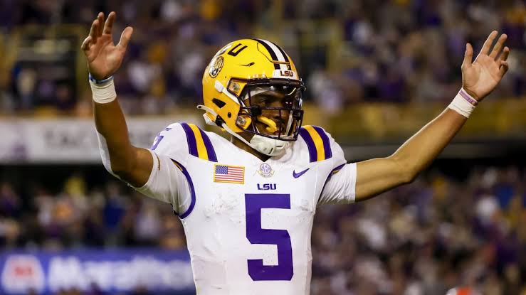 BREAKING NEWS :The Vikings to acquire an award-winning quarterback.