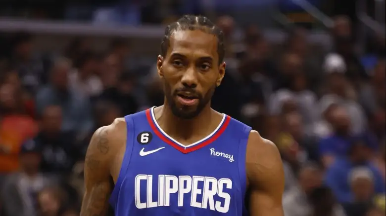 Insider Provides Troubling News About Kawhi Leonard’s Injury