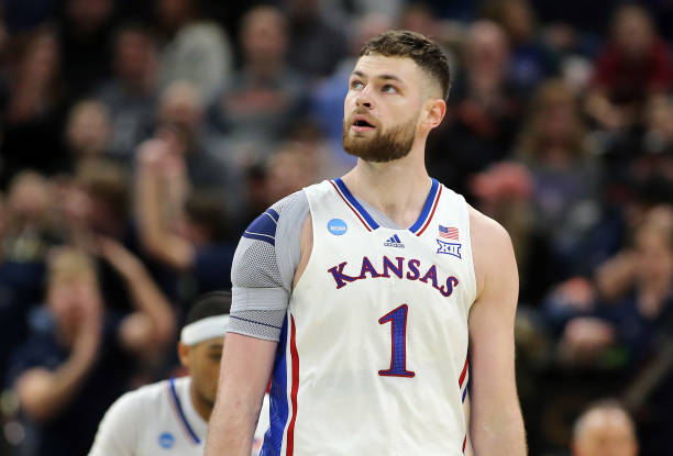 KU’s Hunter Dickinson Breaks Silence on Flagrant Two Foul vs. Duke: ‘It Was a Flagrant One in Real Time’