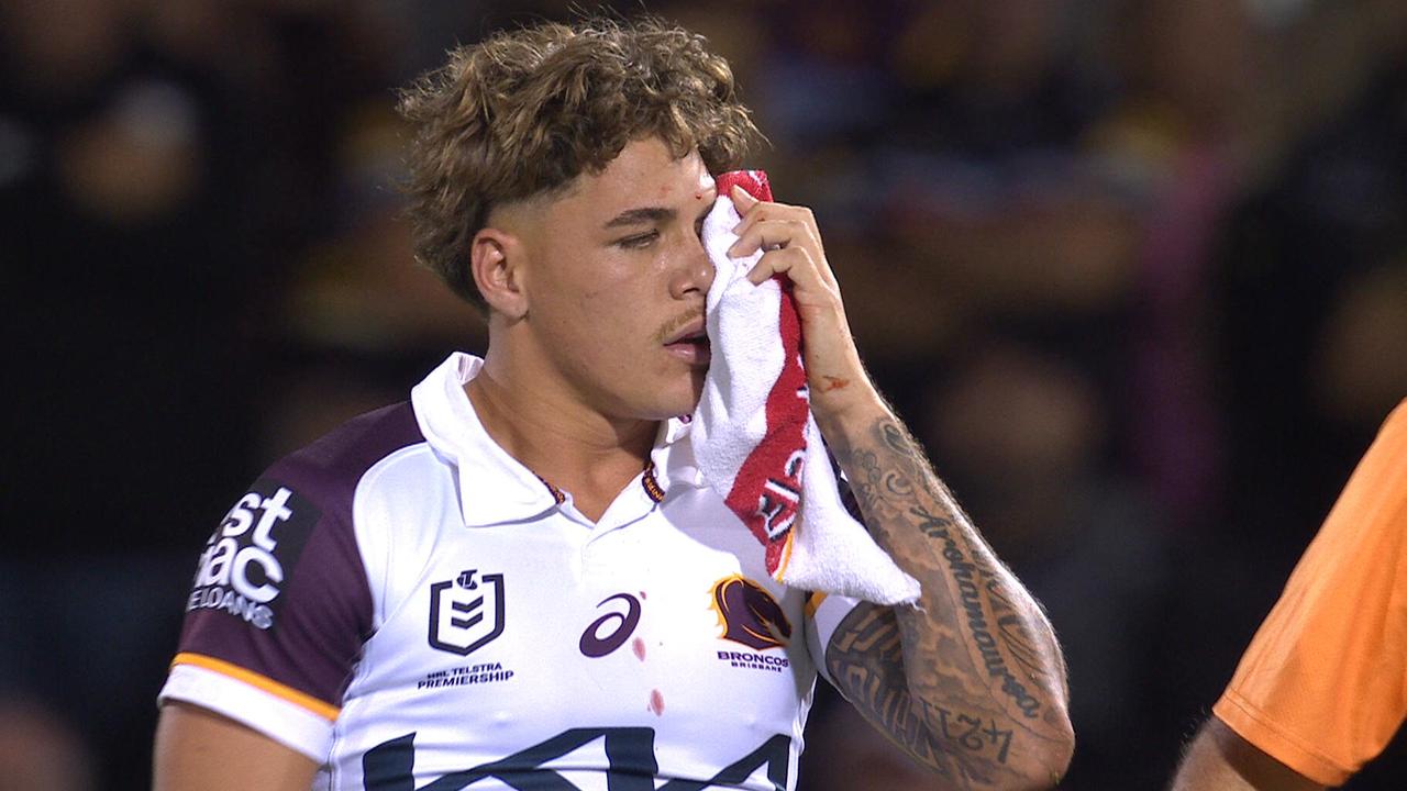 “Broncos’ Nemesis Walsh in Crosshairs, Under Fire for Risky ‘Dog-Shot’ Tactic”