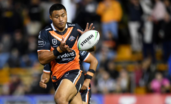 Tigers  decides on Utoikamanu’s future as Panthers circle.