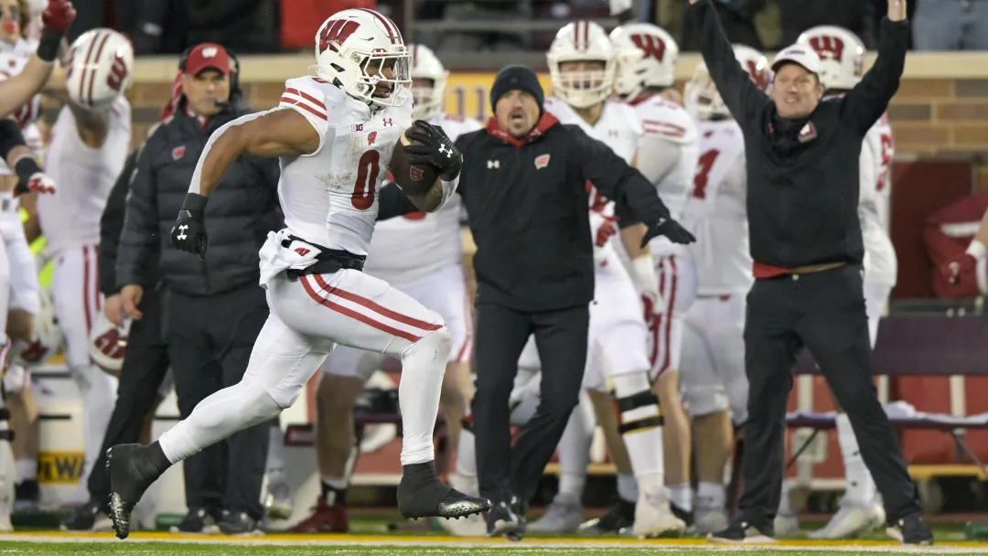 “Quarterback Succession Uncertainty Casts Shadow Over Wisconsin Football’s 2024 Projected Depth Chart”