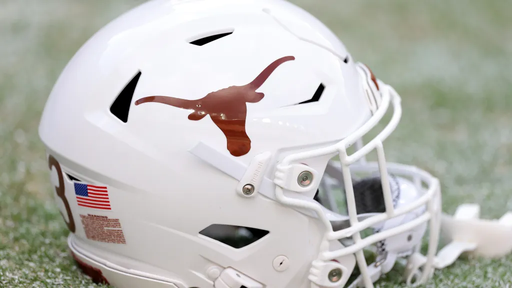 Breaking News: Longhorns Announce Major Signing of Clemson Star for 2024