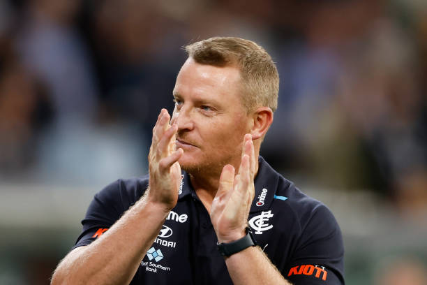The Blues find strength in the return of their midfielder; Bombers secure a player’s extended dedication; Beveridge criticizes Draper’s remark as ‘strange.’