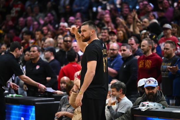 Travis Kelce conveyed a gracious message about fellow tight ends following the signing of his significant contract extension.