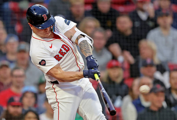 Red Sox Outfielder Tyler O’Neill Clarifies Status Amid Knee Injury Concerns