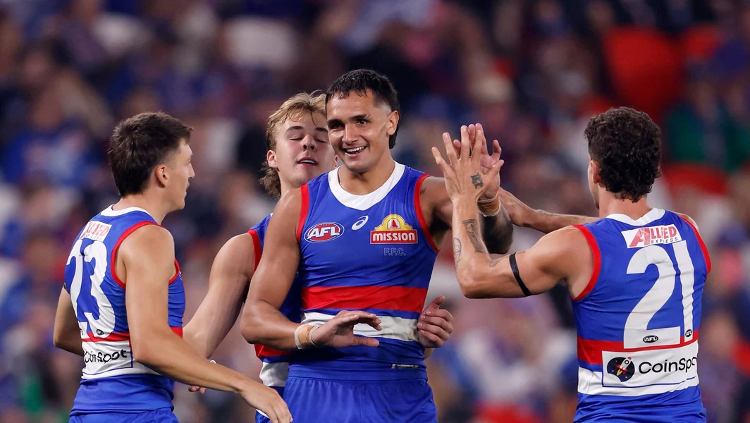 Western Bulldogs face criticism from fans after disappointing…