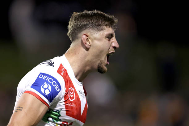 Lomax Sets Club Record with 32 Points in Dragons’ Decisive Victory Over Tigers