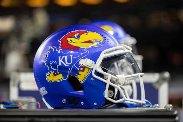 Shakeel Moore Poised as Key Acquisition for Jayhawks at Opportune Moment