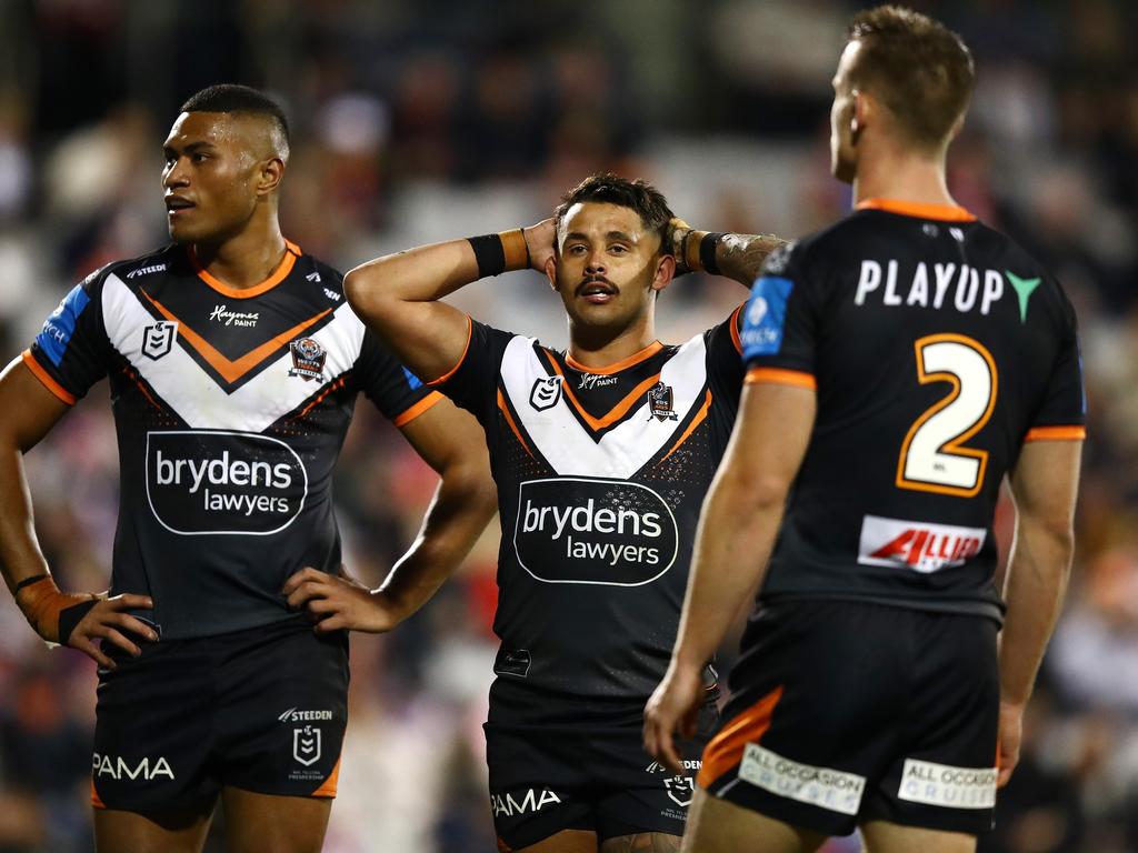 Top Contender Sign Wests Tigers Back for $300,000 Per Season