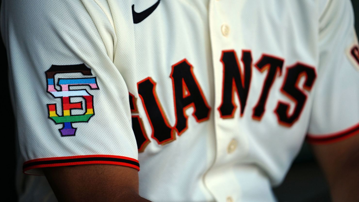 Breaking News: “San Francisco Giants Bid Farewell To Star Pitcher”