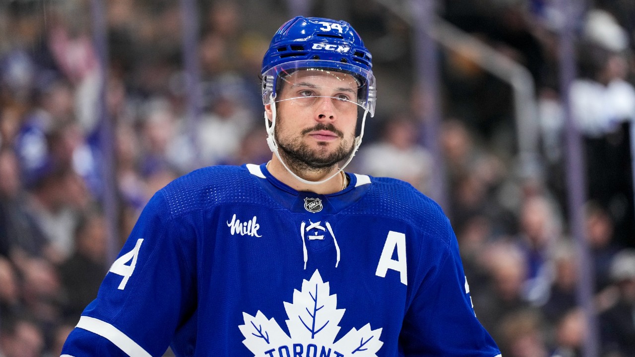 “Shocking Departure: Toronto Maple Leafs Abruptly Bid Farewell to Star Center.