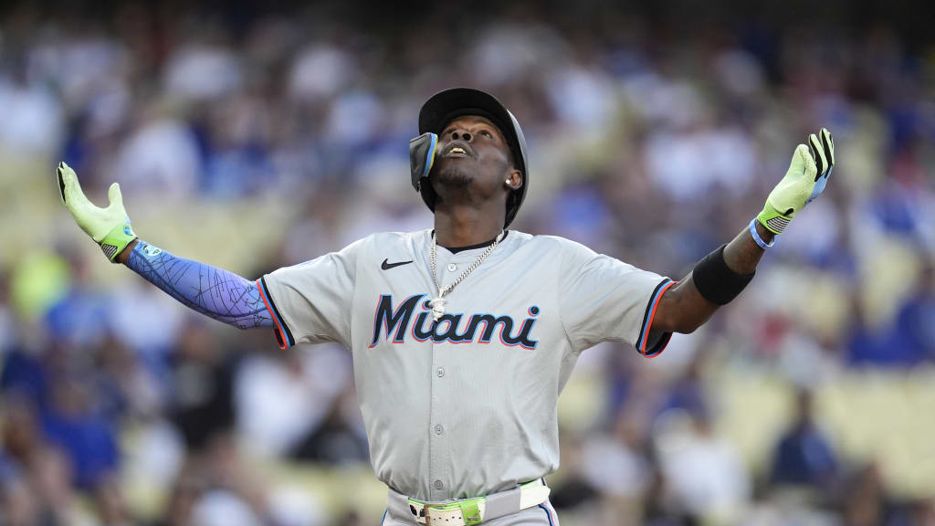 “Mariners Set to Make Waves: Near Deal for Bahamian Baseball Phenom in Center Field”