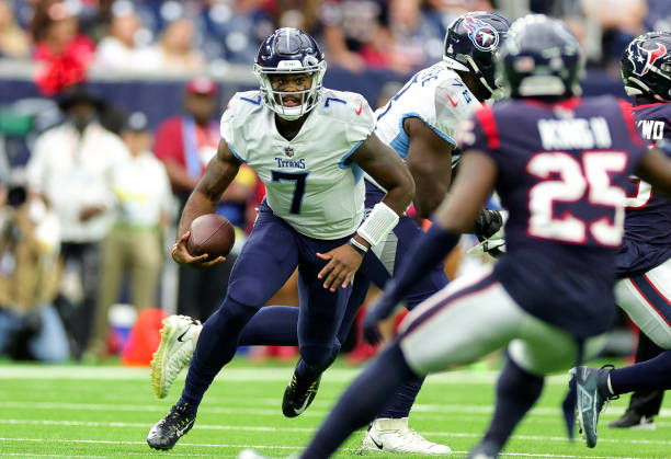 Malik Willis #7 of the Tennessee Titans