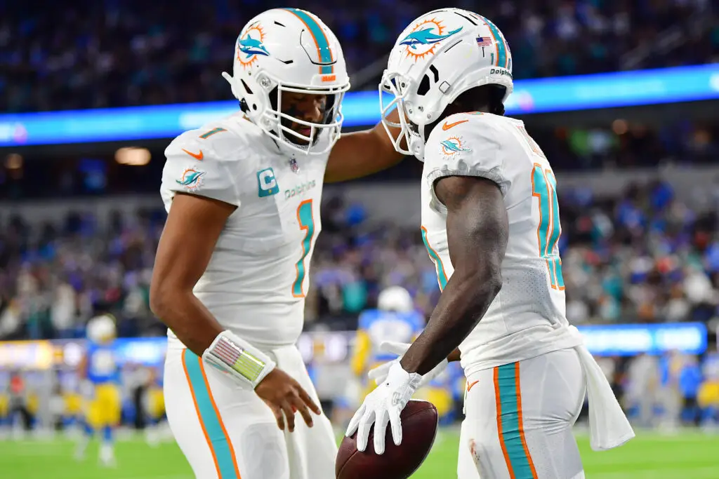 “Monumental Contracts, High-Stakes Season: Dolphins’ Stars Under Pressure”