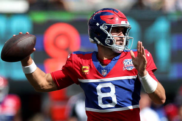 Daniel Jones #8 of the New York Giants