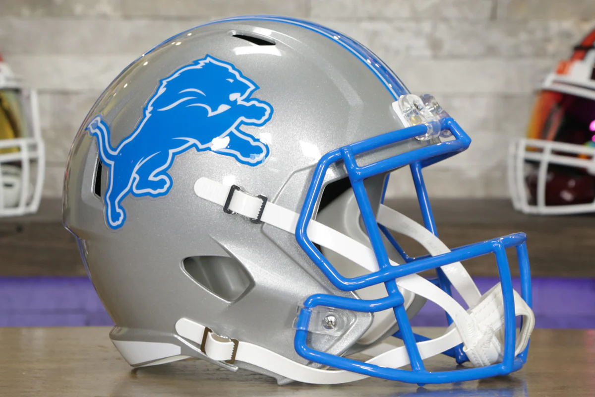 Detroit Lions Defensive End Issues Heartfelt Retirement Announcement Amidst Emotional Turmoil.