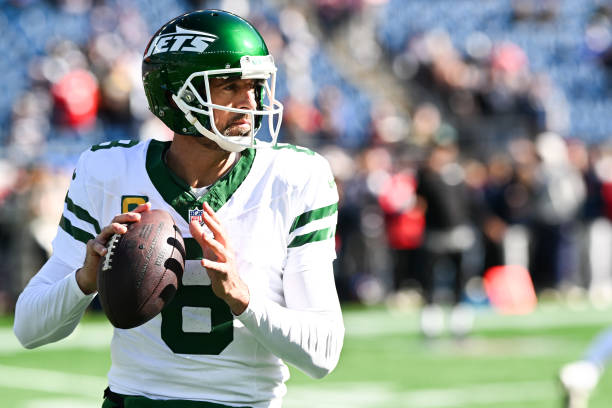 Aaron Rodgers #8 of the New York Jets