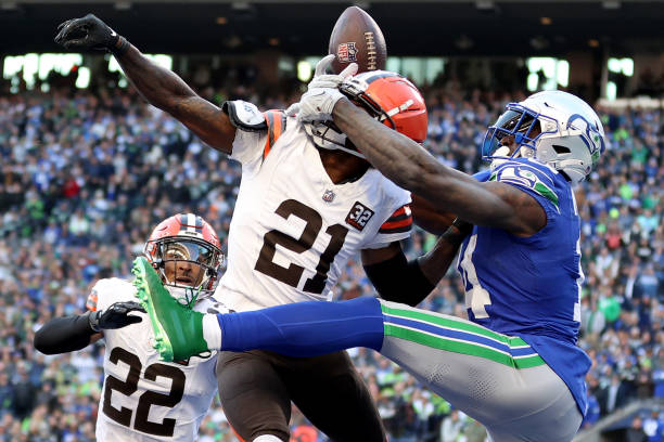 Cornerback Denzel Ward #21 of the Cleveland Browns