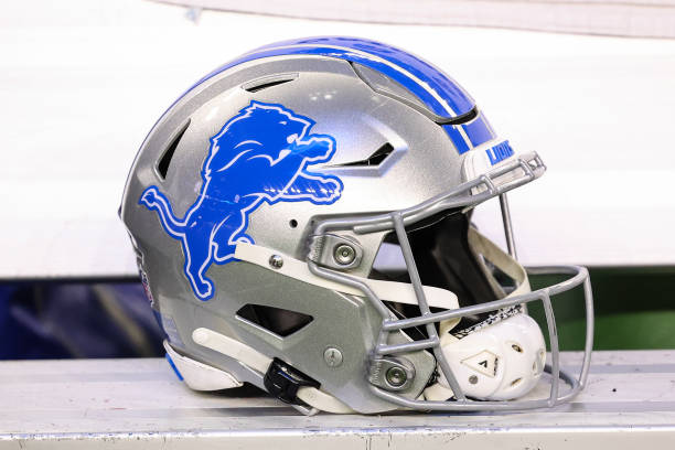 Lions’ Ground Game in Jeopardy as Key Running Back Suffers Knee Injury