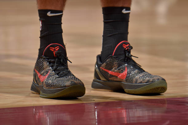 Cavs’ Starting Forward Exits Preseason Opener with Injury, Status Uncertain for Next Game