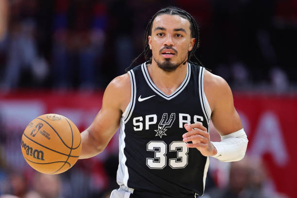 Rising Star Steps Up to Lead Spurs in Wake of Tre Jones Injury