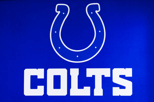 Breaking New: Colts Encouraged to Sign Former Eagles Starter Without Delay.