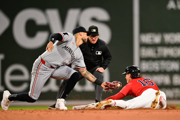 Breaking News:  Red Sox Secure ‘Standout’ 6-Foot-5 Veteran for $21 Million as Injury Forces Early Retirement