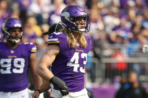 Minnesota Vikings linebacker Andrew Van Ginkel (43)