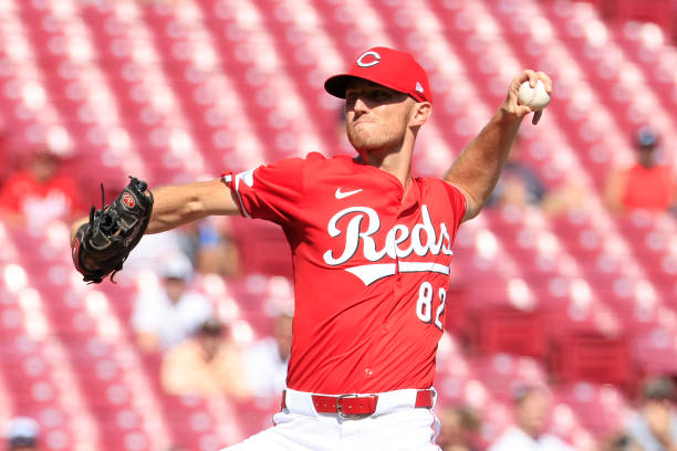 Brandon Leibrandt #82 of the Cincinnati Reds