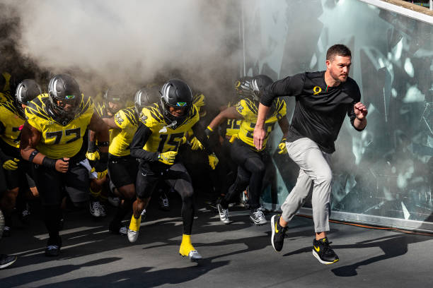 Head coach Dan Lanning of the Oregon Ducks