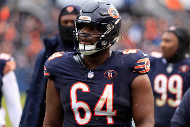 Bears’ Offensive Lineman Opens Up About New Position