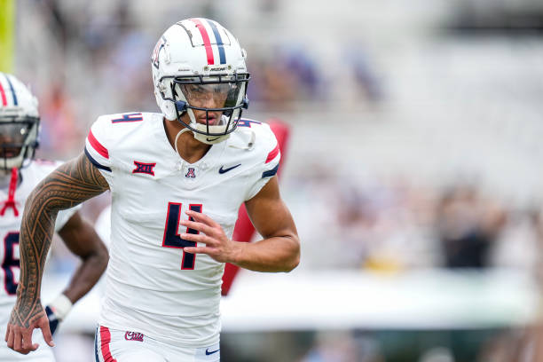 Arizona Wildcats wide receiver Tetairoa McMillan (4)