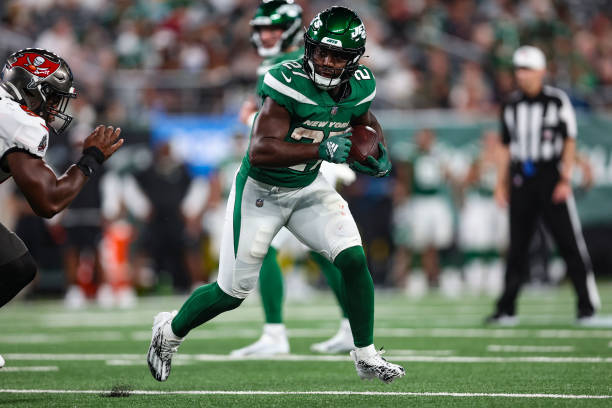 Zonovan Knight #27 of the New York Jets