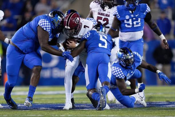 Breaking News: Kentucky Wildcat Secure ‘Standout’ 6-Foot-5 Veteran for $21 Million as Injury Forces Early Retirement