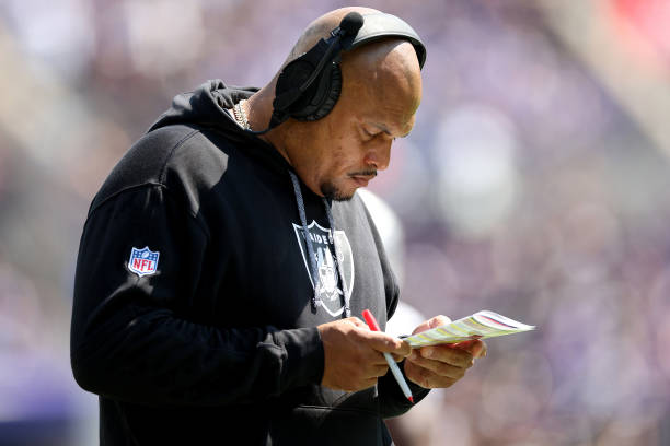 Breaking News: Raiders Seal Major Trade for Tennessee Titans’ $74.5 Million Starter