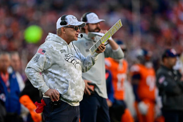Breaking News: Denver Broncos Coach’s Desperate Move: Signs Star Player for a Staggering $70.6 Million