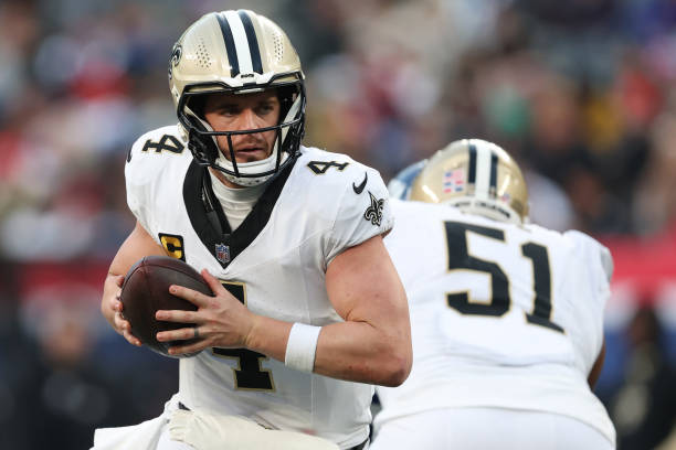 Saints QB Faces Potential Fracture After Injury in Win Over Giants