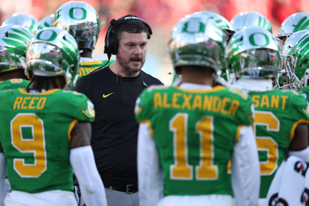 Head coach Dan Lanning of the Oregon Ducks