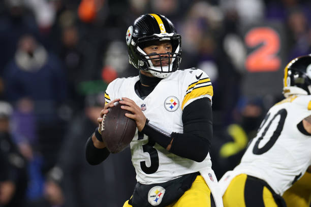 New York Giants to Sign Russell Wilson as Daniel Jones Succession Plan