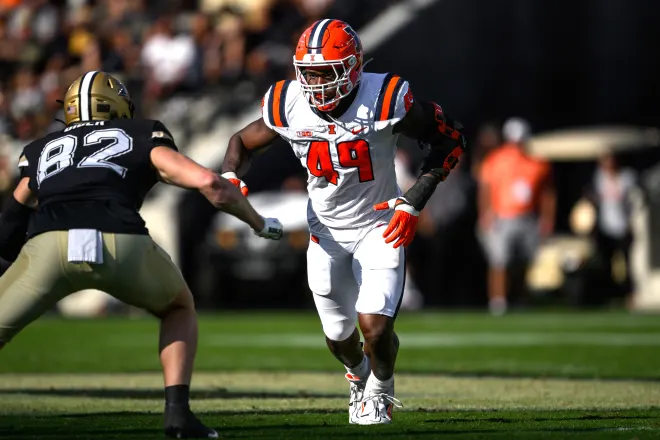 Cardinals Acquire Pass Rusher from Illinois.