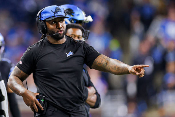 Linebackers coach Kelvin Sheppard of the Detroit Lions